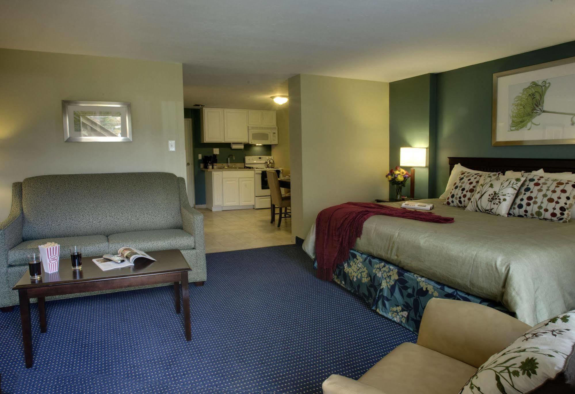 Inn At Deep Creek Oakland Exterior foto